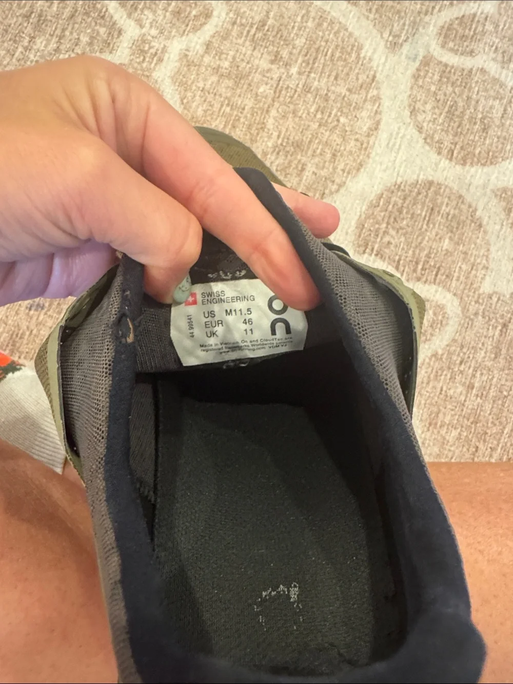On Running Men's Ultra waterproof Olive with Black Accents size 11.5
